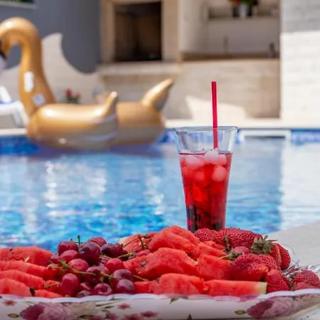 Villa Starry Sky With Pool And Jacuzzi *