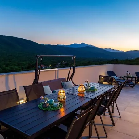 Starry Sky With Pool And Jacuzzi Villa